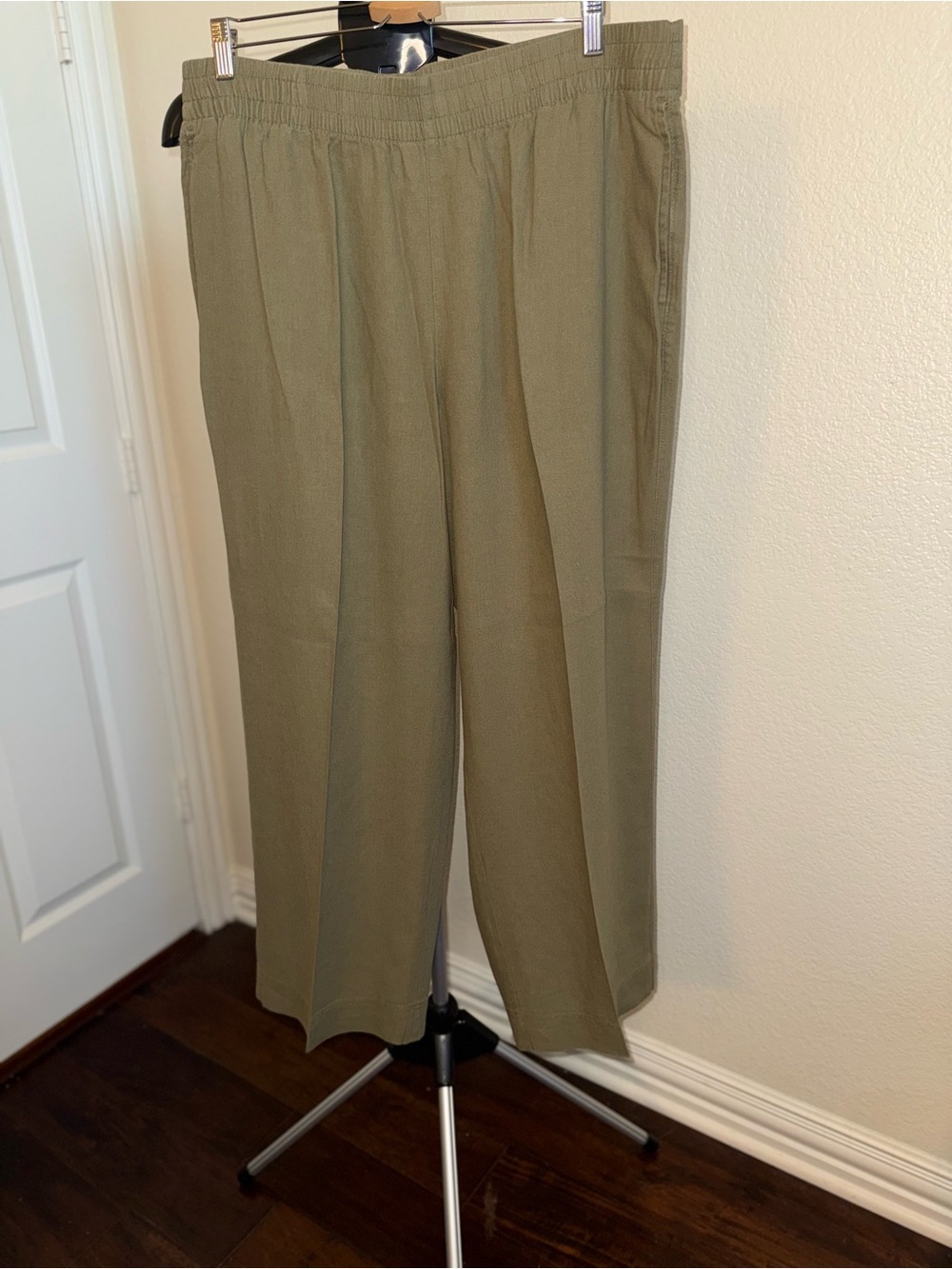 Old Navy Olive Green Wide-Leg Elastic Waist Pants - Picture 4 of 4